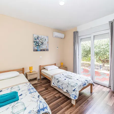 Beautiful In Kastel Stafilic With Wifi Kastela