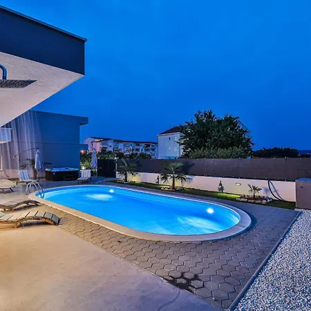 Beautiful In Kastel Stafilic With Wifi Holiday home *
