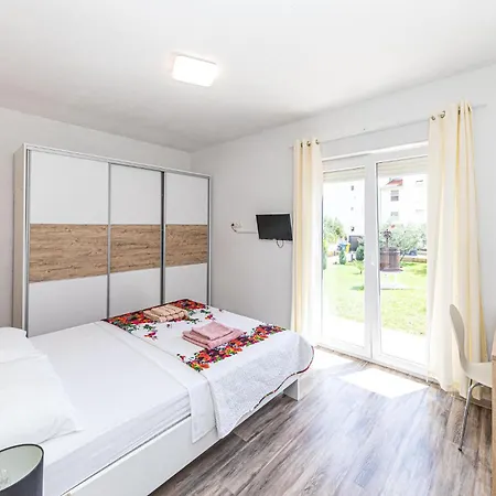 Beautiful In Kastel Stafilic With Wifi Holiday home